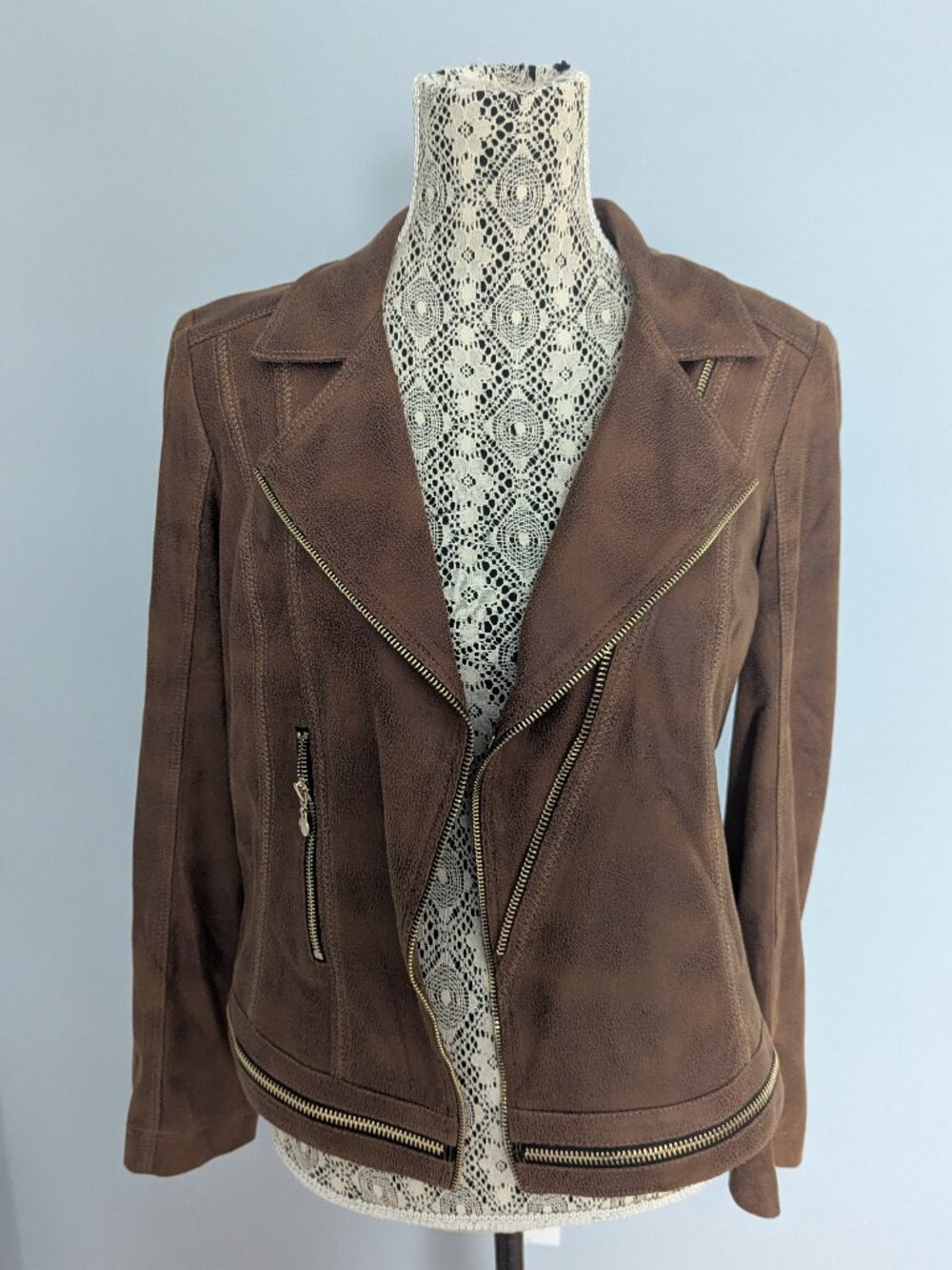 Melanie Lyne open jacket